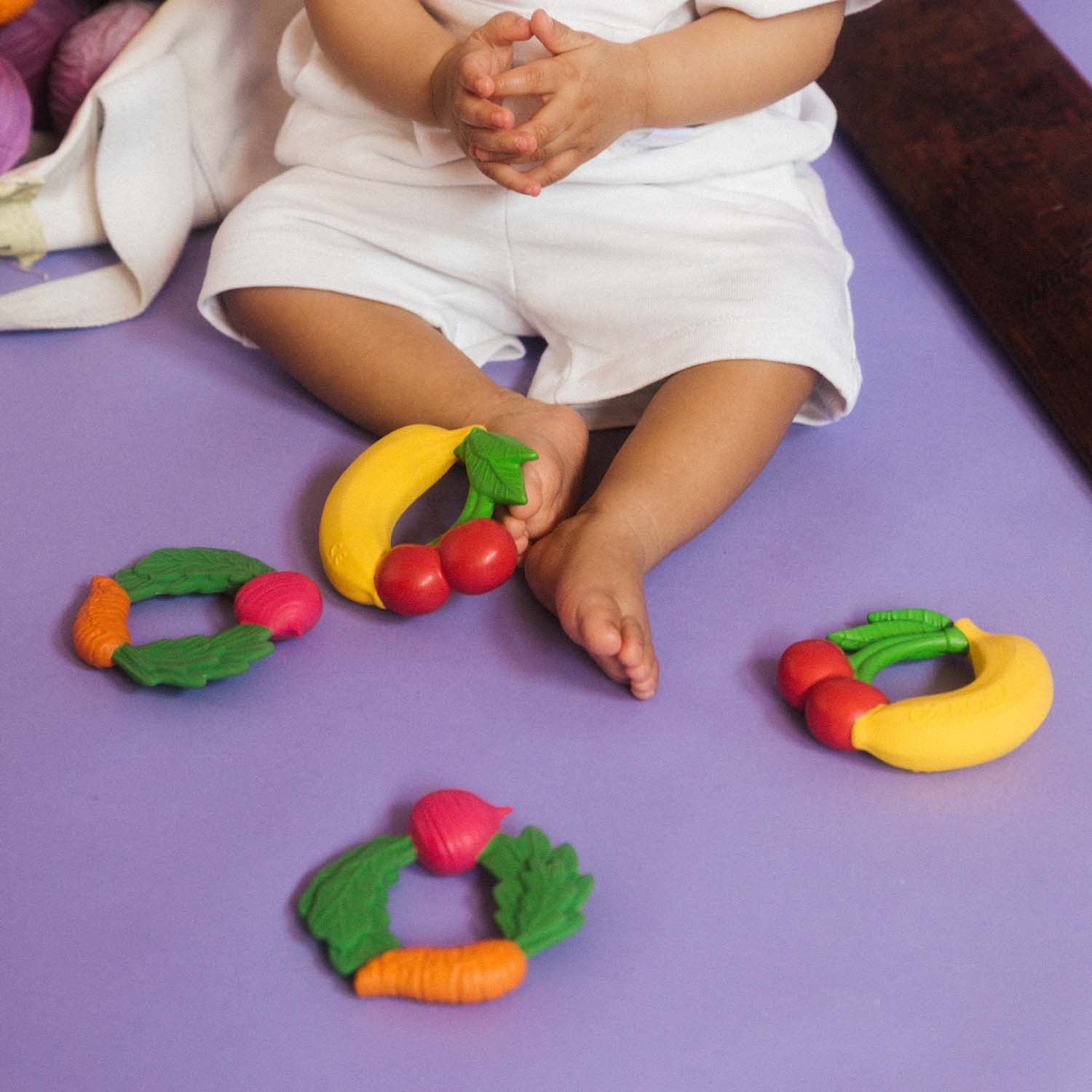 Veggie Teething Ring - Oli&Carol