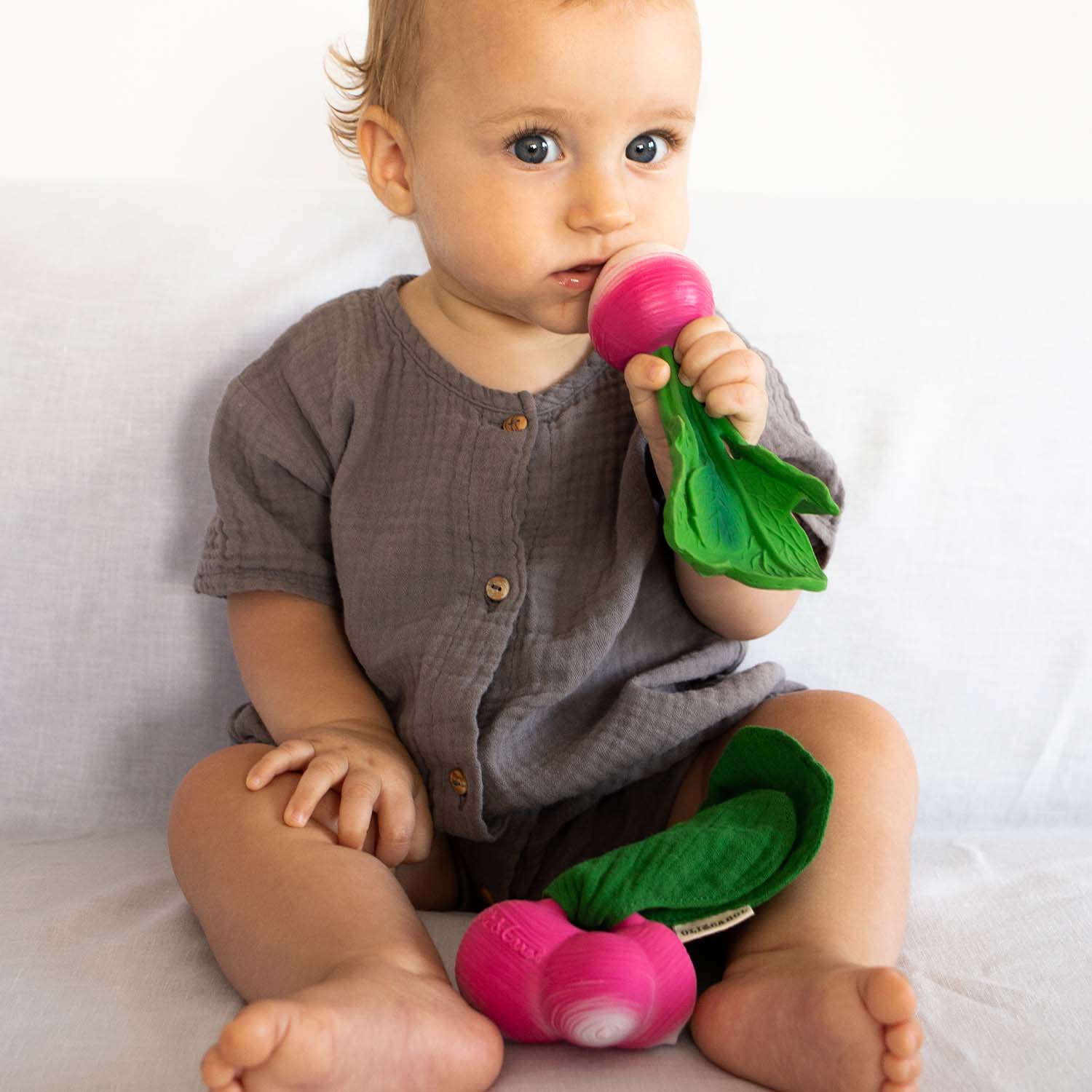 Ramona the Radish Mini Doudou-Teether - Oli&Carol