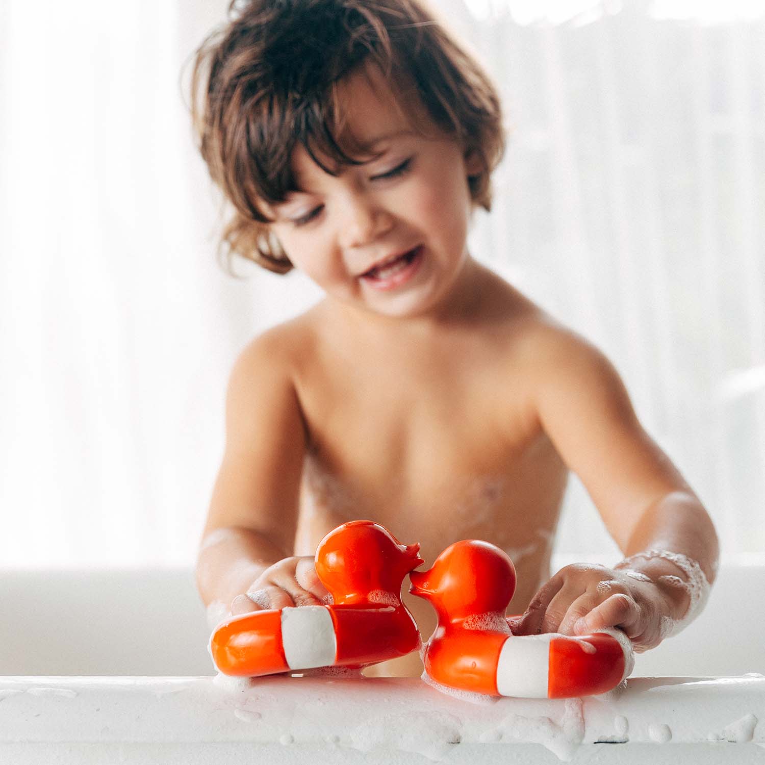 Flo the Floatie Red Bath Toy - Oli&Carol