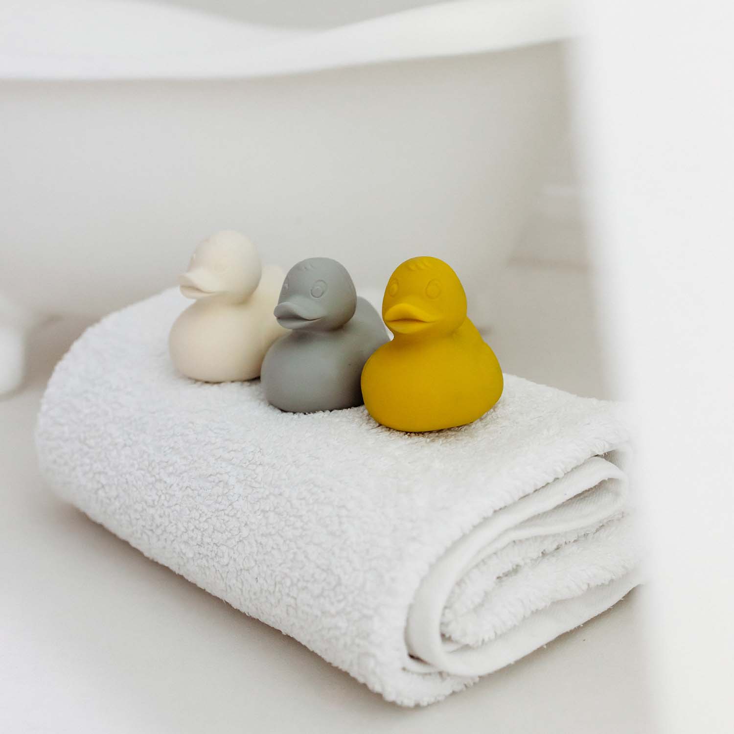 Elvis the Duck Yellow Bath Toy - Oli&Carol