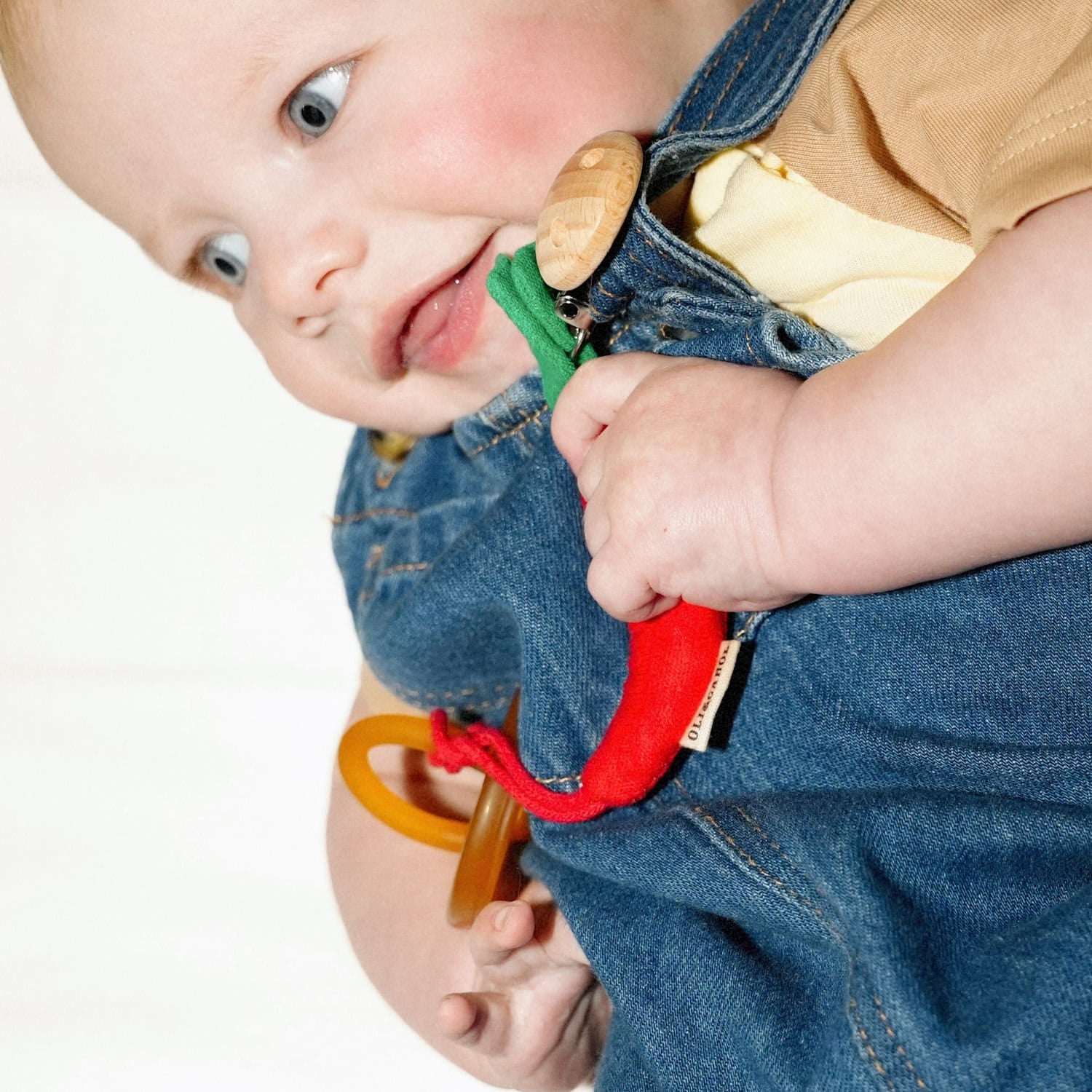 Charly the Chili Pacifier Clip - Oli&Carol