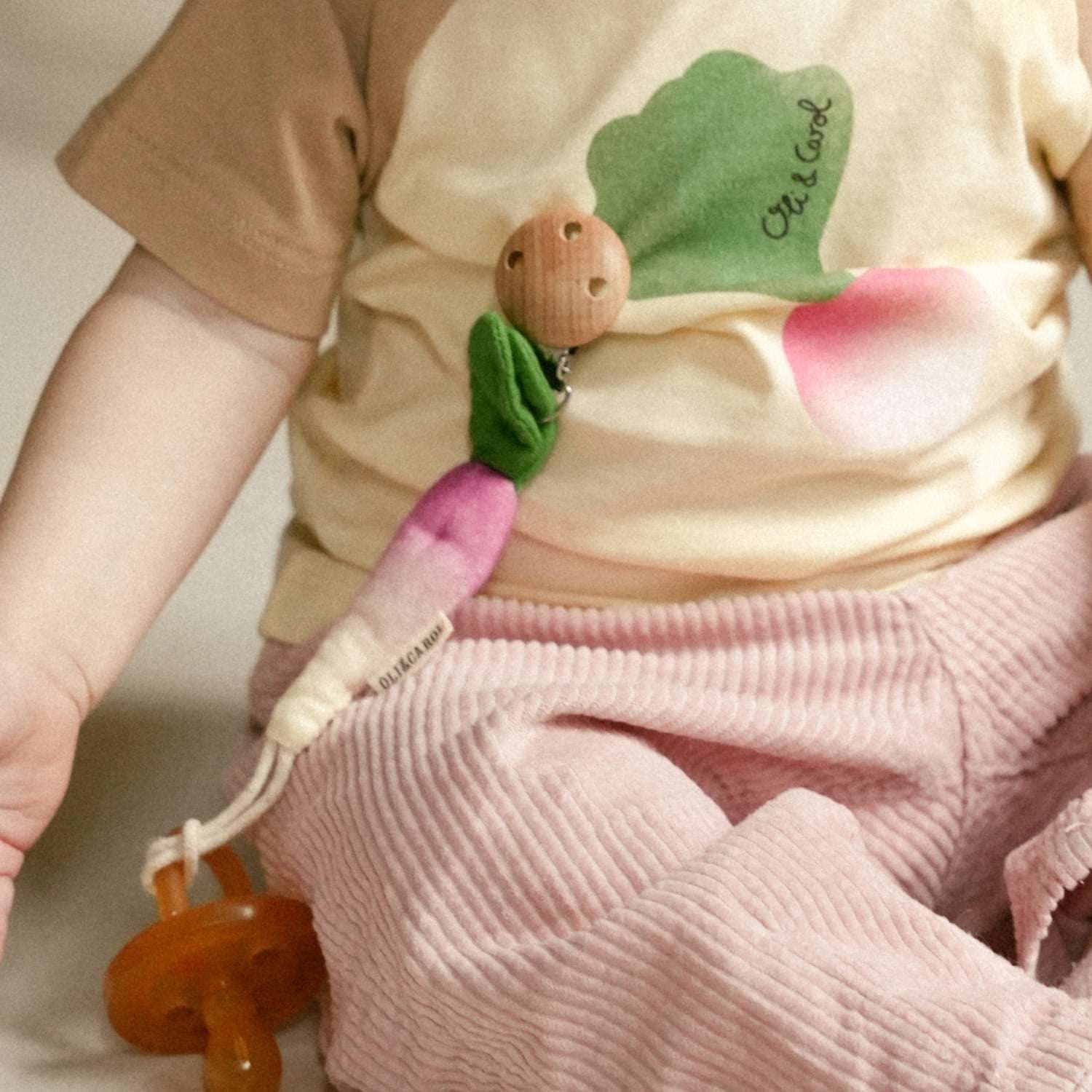 Ramona the Radish Pacifier Clip - Oli&Carol