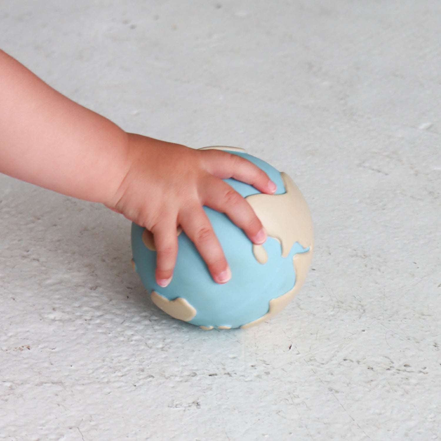Earthy the World Ball Baby Teether & Bath Toy - Oli&Carol